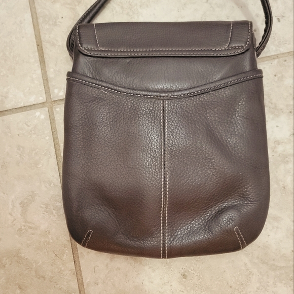 Pre-owned Tignanello Vintage Chocolate Brown Pebble Leather Crossbody - Picture 3 of 6